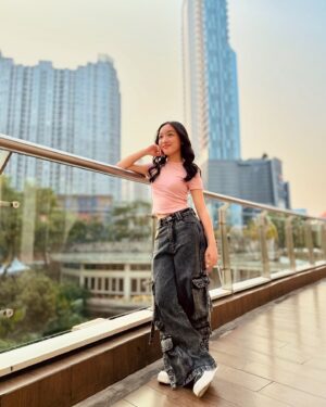 Malea Emma Tjandrawidjaja Instagram - Thank you everyone for the well wishes via comments and DMs. Really appreciate it! 🤗

While I'm still recovering, here are some pictures from my Indonesian trip last month. I really missed Indonesia! 🥰

𝘛𝘦𝘳𝘪𝘮𝘢 𝘬𝘢𝘴𝘪𝘩 𝘺𝘢 𝘣𝘶𝘢𝘵 𝘴𝘦𝘮𝘶𝘢 𝘱𝘦𝘳𝘩𝘢𝘵𝘪𝘢𝘯𝘯𝘺𝘢 𝘭𝘦𝘸𝘢𝘵 𝘬𝘰𝘮𝘦𝘯 𝘥𝘢𝘯 𝘋𝘔. 𝘒𝘢𝘭𝘪𝘢𝘯 𝘦𝘮𝘢𝘯𝘨 𝘵𝘩𝘦 𝘣𝘦𝘴𝘵! 🤗⁣
⁣
𝘚𝘦𝘬𝘢𝘳𝘢𝘯𝘨 𝘢𝘬𝘶 𝘮𝘢𝘴𝘪𝘩 𝘳𝘦𝘤𝘰𝘷𝘦𝘳𝘪𝘯𝘨, 𝘫𝘢𝘥𝘪 𝘪𝘯𝘪 𝘢𝘬𝘶 𝘱𝘰𝘴𝘵 𝘧𝘰𝘵𝘰 𝘧𝘰𝘵𝘰 𝘱𝘢𝘴 𝘥𝘪 𝘐𝘯𝘥𝘰𝘯𝘦𝘴𝘪𝘢 𝘣𝘶𝘭𝘢𝘯 𝘭𝘢𝘭𝘶 𝘺𝘢. 𝘒𝘢𝘯𝘨𝘦𝘯 𝘣𝘢𝘯𝘨𝘦𝘵 𝘥𝘦𝘩 𝘴𝘢𝘮𝘢 𝘐𝘯𝘥𝘰! 𝘔𝘰𝘨𝘢-𝘮𝘰𝘨𝘢 𝘣𝘪𝘴𝘢 𝘣𝘢𝘭𝘪𝘬 𝘬𝘦 𝘐𝘯𝘥𝘰 𝘭𝘢𝘨𝘪 𝘴𝘦𝘨𝘦𝘳𝘢 𝘺𝘢𝘢𝘢𝘢... 🥰

#maleaemma #meilien #dilan1983 #Dilan1983WoAiNi