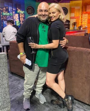Malillany Marín Instagram - Ayer fue el final de @vivirdeamorof 🥹🥰 y @productor_mejia organizó una comida para verlo todos juntos que hermoso equipo hicimos y a ustedes nuestro público amado Gracias por la preferencia ! Gracias @productor_mejia  por un personaje tan bonito y tan diferente en mi carrera ! A todos me los llevo en el corazón ♥️ 
Total look @louisvuitton
