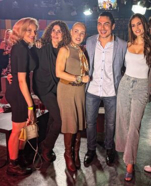 Malillany Marín Instagram - Ayer fue el final de @vivirdeamorof 🥹🥰 y @productor_mejia organizó una comida para verlo todos juntos que hermoso equipo hicimos y a ustedes nuestro público amado Gracias por la preferencia ! Gracias @productor_mejia  por un personaje tan bonito y tan diferente en mi carrera ! A todos me los llevo en el corazón ♥️ 
Total look @louisvuitton