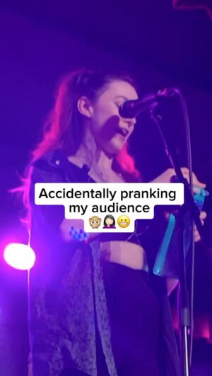 Malinda Kathleen Reese Instagram - Well played @cbasschiriboga and @itshannahtobias well played 👏🏻👏🏻👏🏻 (upcoming shows in my 🔗🔗

#singer #prank #allnightlong #folk #live