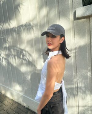 Mandy Tam Man-Huen Instagram - Boy, I got a small girl fantasy

Though I got a big laugh, big voice
and big personality🥸

Would you guarantee?✨🤍

#HOTSUMMER