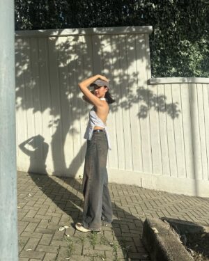 Mandy Tam Man-Huen Instagram - Boy, I got a small girl fantasy

Though I got a big laugh, big voice
and big personality🥸

Would you guarantee?✨🤍

#HOTSUMMER