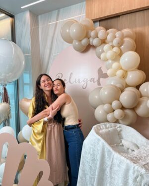 Maneerat Kam-Uan Instagram - Welcome to the world, Beluga!
ดีใจ อาแม่และอาหลานแข็งแรงมาก 👍🏻✨ 
น้ารอถักเปียน้า 👧🏻