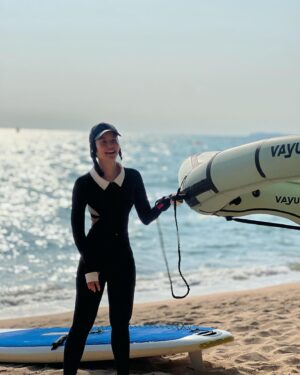 Maneerat Kam-Uan Instagram - มีคนถาม ว่า Wing Foiling คืออะไร?? เอามาให้ดูแล้วค่ะ 
บ่าย 2 เจอกันในช่องเรา #จะไปป่ะหล่ะ  นะคะๆๆ
@bow_benjawan