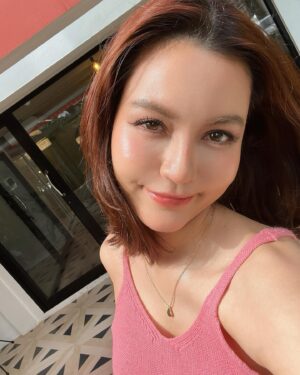 Maneerat Kam-Uan Instagram - วันนี้ #ในวันที่ฝนพร่างพราย กำลังสนุกเลยนะคะ
เจอกันหลังข่าวน้า