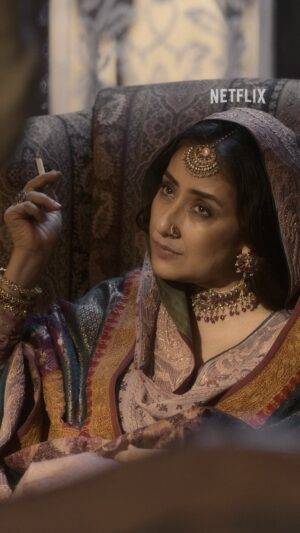 Manisha Koirala Instagram - Mallikajaan ki hukum hai ki aap Heeramandi stream kijiye 🥰
Ye rahi Heeramandi ki galliyon ki kahaani!  
Heeramandi: The Diamond Bazaar, now streaming only on Netflix!
#SanjayLeelaBhansali @bhansaliproductions @prerna_singh6 @aslisona @aditiraohydari @sharminsegal @therichachadha @iamsanjeeda @fardeenfkhan @taahashah @shekhusuman @adhyayansuman @rimpleandharpreet @shriparamanijewels @netflix_in