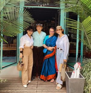 Manisha Koirala Instagram - Just another lazy #saturday ( like #sunday 😎 ) with #parents n friend @namgyal_singh afternoon meal @ninasktm