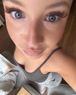 Manou Jue Cardoso Instagram - Selfietje 🥚