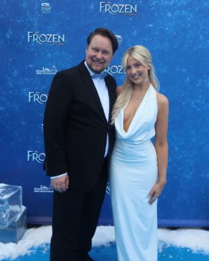 Manou Jue Cardoso Instagram - FROZEN PREMIÈRE❄️🤍