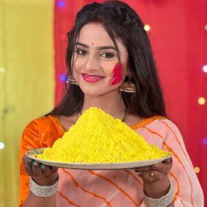 Manshi Pal Instagram - Yellow -the colour knowledge and learning ,symbolising happiness,meditation and peace 🟡🟡🟡🟡🟡🟡 happy holi