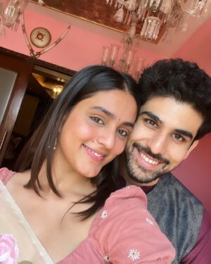 Mansi Taxak Instagram - Happy birthday my yellow✨✨✨

@eklavyasood 
#instadaily #instagram #trending #trend #explore #explorepage