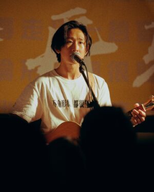 Manson Cheung Instagram - ☕️

有些風景
就是要完全相信，才能看見

有些地方
即使會不再存在，也要記得

@hing_wah_1978 

紀錄 @adelie_mhw 
光影 @hardy_yan