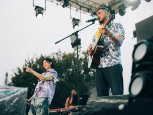 Manson Cheung Instagram - Dreamers dream come true.

希望會有更多更正互外音樂節，例如天空草地 vol. 2, 3, 4… 🌳

Thank you so much @ccchoice for having me, the experience is beyond words! And thank you @justinkawikayoung, Ethan and Paul, I’m grateful to be on stage with you all!

Also the band @enoch_cheng as keys and bandleader , @tl1226 as percussion and background vocals, 
@lokachunn on guitars
@chunhinn on bass
@deanabubblegum on drum
@notyourdailymuggle on backing vocalist 
@timothychan.music on programs

Thank you for joining us in Imagineland 2024! @hk_pop_culture_festival 

#天空草地