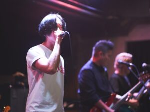 Manson Cheung Instagram - 預兆

六月三十日的 紀念家駒和Beyond 音樂會 
因地理位置 安排了在錄音室進行簡單妝頭

化妝時心情有點緊張，頭腦有很多雜念

例如是...
我該怎樣演唱家駒的作品呢？
我在台上該說什麼呢？
我會不會忘詞呢？...
（被 anxiety takeover 的表徵）

在錄音房來回踱步時
Kaho 進入了對面的房間
我從玻璃中看到他的背影
白Tee上寫著 “Enjoy”… 
是的，只要 enjoy 就好了

Enjoy the show
Enjoy the interaction with the music 
Enjoy the moment with the audience!
Enjoy the interaction with God, with Kakui, with your Idol

Remember how he shares his love and magic energy in every song. Do you remember how “AMANI” hit you when we worked on the farm?

“You’re always here, we miss you so much.”

Snap by @teddy5photo 
Makeup by @kahocheng_upton 
Hair by @jayyeung.theedge