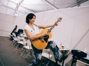 Manson Cheung Instagram - Dreamers dream come true.

希望會有更多更正互外音樂節，例如天空草地 vol. 2, 3, 4… 🌳

Thank you so much @ccchoice for having me, the experience is beyond words! And thank you @justinkawikayoung, Ethan and Paul, I’m grateful to be on stage with you all!

Also the band @enoch_cheng as keys and bandleader , @tl1226 as percussion and background vocals, 
@lokachunn on guitars
@chunhinn on bass
@deanabubblegum on drum
@notyourdailymuggle on backing vocalist 
@timothychan.music on programs

Thank you for joining us in Imagineland 2024! @hk_pop_culture_festival 

#天空草地