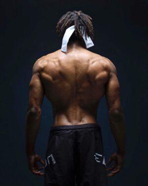 Mansour Barnaoui Instagram - « La force d'âme qui fait braver le danger et la souffrance s'appelle le courage. Ce courage qui nous pousse à faire respecter, en toutes circonstances, ce qui nous paraît juste, et qui nous permet, d'affronter toutes les épreuves. La bravoure, l'ardeur et surtout la volonté sont les supports de ce courage. » Bushido - Code Moral Samouraï