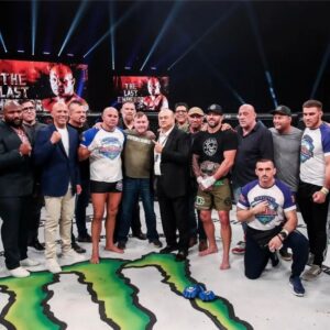 Mansour Barnaoui Instagram - Thank you boss 💪🏽@therealscottcoker @bellatormma

@fedoremelianenkoofficial
#legend #fighter #memory #tournament #boxe