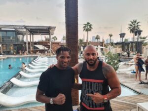 Mansour Barnaoui Instagram - On retrouve les anciens à Dubaï @kameltatouage #dubai #pool #kameltatouage #mmafighter