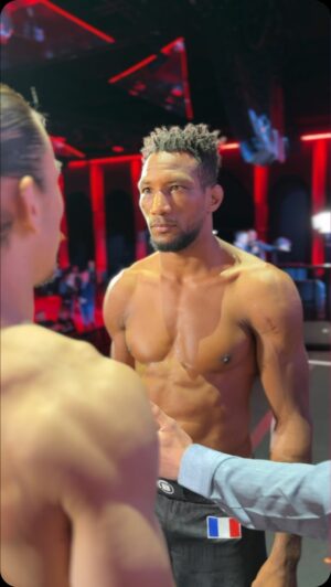 Mansour Barnaoui Instagram - LIGHTWEIGHTS! 🔥

🇫🇷 Mansour Barnaoui 🆚 Yusuke Yachi 🇯🇵 

#BellatorParis | THIS FRIDAY
🇺🇸 Live on MAX from 12P ET
🇫🇷 Live on DAZN from 6P CEST
📺 Bellator.com/watch
🎟️ Link in bio