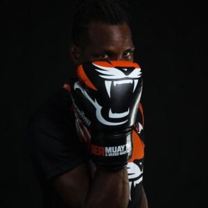 Mansour Barnaoui Instagram - Tiger Muay Thaï
. . 
#boxing #mma #muaythai #Thailande #boxethai #model #boxe #photo #afrosamurai #phuket #tigermuaythai #knee #tiger #power #africanfighters #hot #black #ufc #roadfc #active #sport #gym #warrior
. 
@tigermuaythai 
@frenchcutlife 📸