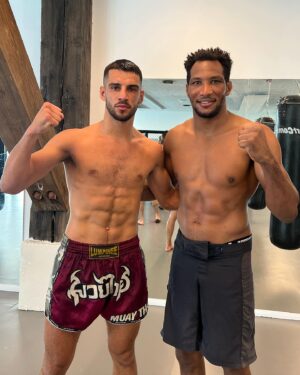 Mansour Barnaoui Instagram - Sparring avec @mansourbarnaoui ce matin ! @bellatormma we are coming 🔥 
-
-

#mma #champion #bellator #ufc #bjj #grappling #boxing #paris