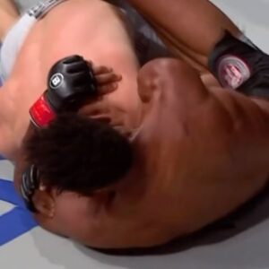 Mansour Barnaoui Instagram - @mansourbarnaoui gets the TAP! 

#BellatorParis LIVE NOW
🇺🇸 Max