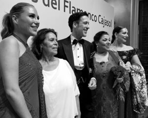 Manuel Lombo Instagram - Anoche celebramos el flamenco como se merece. 

Gracias @fundacioncajasol por la creación de estos premios flamencos y por permitirme capitanear este barco, que espero llevar siempre a buen puerto, para con ello dignificar y ensalzar aún más si cabe, nuestra mayor seña de identidad.

Gracias también a los premiados por aceptar el galardón y engrandecer con su presencia la gala, así como al público que asistió y embelleció de manera sublime esta primera edición. 

¡Larga vida a los premios del Flamenco Cajasol!