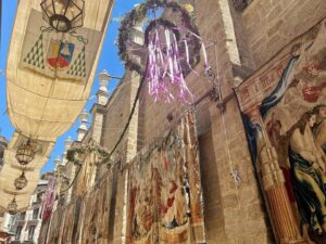 Manuel Lombo Instagram - Disfrutando de la maravilla que es Toledo y su día grande. Una ciudad de ensueño que se engalana para el Corpus Cristi.