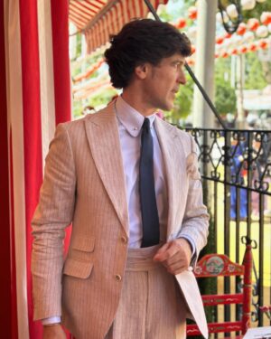 Manuel Lombo Instagram - Gracias @alvaromoreno.es por esta creación exclusiva.
Camisa de @carmensobrinocamisasamedida 
#feriadesevilla2024