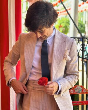 Manuel Lombo Instagram - Gracias @alvaromoreno.es por esta creación exclusiva.
Camisa de @carmensobrinocamisasamedida 
#feriadesevilla2024