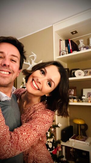 Manuel Marques Instagram - Ok, desta vez sim, superámo-nos! 🏆 Temos introdução, piano, neve, guizos, legendas e o já badalado refrão! 👌🏻

Que o vosso Natal seja recheado de Saúde, Amor e momentos como este. ❤️🎁

Agradecemos especialmente à nossa pianista, a maravilhosa Avó Mindete. ✨