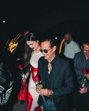 Marc Anthony Instagram - Lo que se ve no se pregunta!! 😎