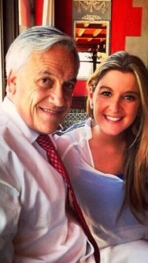 Marcela Sabat Instagram - Yo estaba embarazada de mi León y usted en plena promulgación de una importante ley, para entregar mayor financiamiento a lo que hoy se llama servicio #MejorNiñez, nos dedicó unas lindas palabras...Y si, como acostumbraba hacerlo predijo a mi niño antes que las ecografías ❤️. 

Lo recordamos y extrañamos tanto. A seis meses de su partida: Gracias por tanto Presidente!