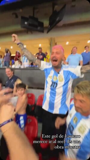 Marcelo Tinelli Instagram - Este golazo del capo de @lautaromartinez merece ir al reel. Lo subí en mis historias, pero como es una joya del fútbol, merece quedar guardado así. Golazo de Argentina. Con un pase tremendo de @leomessi . Felicitaciones a todo el plantel argentino por esta nueva alegría para todo el país!! Disfrutémoslo otra vez. Fue el 2/0 a Canadá en Atlanta(EEUU)❤️💪🏻⚽️⚽️🇦🇷🏆