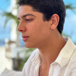 Márcio Garcia Instagram - São memórias como essa que quero dar cada vez mais aos nossos filhos e levar pra minha vida…

Um #tbt bem recente de alguns momentos que marcaram a nossa última viagem para as Ilhas Mauritius!

Juntar a família é sempre bom e nesse paraíso é ainda melhor. 

@luxbellemare já tô com saudade!!!