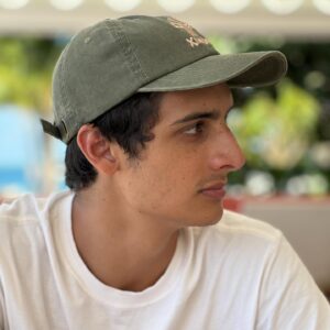 Márcio Garcia Instagram - Parabéns @pedrosrgarcia !!!!!

Hoje você completa 21 anos e não há palavras para expressar o quanto você significa para a nossa família. Você é um verdadeiro tesouro, cheio de luz, cuidadoso e generoso. Sempre pronto pra ajudar quem está ao seu lado, um exemplo de bondade e integridade.

Temos  orgulho de ver o homem que você se tornou: estudioso, correto e sempre disposto a fazer o certo, mesmo que não seja o caminho mais fácil. 

Que Deus continue abençoando sua vida, lhe protegendo  e guiando seus passos no caminho do bem maior. Tenho certeza de que seu futuro será brilhante, assim como você.