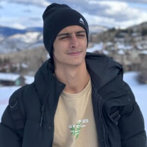Márcio Garcia Instagram - Parabéns @pedrosrgarcia !!!!!

Hoje você completa 21 anos e não há palavras para expressar o quanto você significa para a nossa família. Você é um verdadeiro tesouro, cheio de luz, cuidadoso e generoso. Sempre pronto pra ajudar quem está ao seu lado, um exemplo de bondade e integridade.

Temos  orgulho de ver o homem que você se tornou: estudioso, correto e sempre disposto a fazer o certo, mesmo que não seja o caminho mais fácil. 

Que Deus continue abençoando sua vida, lhe protegendo  e guiando seus passos no caminho do bem maior. Tenho certeza de que seu futuro será brilhante, assim como você.