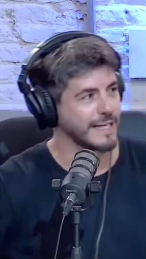 Marco Antonio Caponi Instagram - UN VIAJE A LA GALAXIA EN VIVO
Esto no fue guionando, aunque eso parezca. Alguien nos está Prompteando! 

Báncale 2minutos; No pude resumirlo mucho más, no quise dejar mi ego de lado.
Esta semana pasé por blender para hablar de reverso  y fuí sintetizando desde mi casa con frecuencias espaciales

Its play time; el show ha comenzado 

GRACIAS POR ESTA NOTA @estoesblender 👾 @l.a.n.a.v.e.p.u.l.p.o