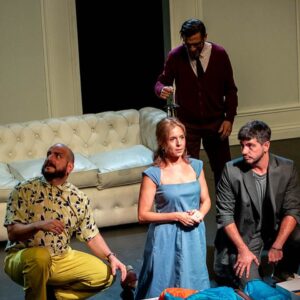 Marco Antonio Caponi Instagram - METAVERSO es TEATRO 
Y llegóel día de nuestro estreno… Así es, ayer fue nuestra primera función llena de amigos hermosos y hoy arrancamos para nuestro público, el que va a marcar nuestro camino. 
Estoy muy feliz; Gracias a todos los que estuvieron presente ayer, gracias por las risas y los hermosos abrazos ♥️ por compartir tan respetuosamente nuestro trabajo.
Estamos muy felices y orgullosos de esta obra que hemos montado con mucho trabajo y amor.
No puedo estar más feliz de jugar con este equipo 
Soñado, empezando por el gigante de @matias.feldman que nos dirigió con tanto amor y rigurosidad, es un placer trabajar con tanto compromiso, extiendo estos a mis compañeros INCREÍBLES, por toda la generosidad y el talento que despliegan siempre 🐇 @petersoncarla @nicogarciahume @diecremonesi @milaclaudeville @juanfarola Los adoro para siempre; Somos un equipo con fuerza de Compañía, es decir un sueño. 
 @pedroferreyras sos un alfil increíble ♥️
 Al igual que cada uno;  todxs N°1 del teatro
Todos genios
@gonzalo_cordoba_estevez
@marianaseropian 
@soy.prensa 
@luciasurey
@sika.iluminacion 

A partir de HOY la obra es de ustedes. 
Estaremos VIERNES SÁBADOS Y DOMINGOS; los esperamos con muchas ganas. 
Estamos en el @paseolaplazaok que es una belleza y las entradas están en @plateanet 

VIVA EL TEATRO ♥️