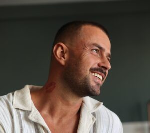 Marco Costa Instagram - Este menino sonhador, faz hoje 34 anos!
34 anos vividos intensamente 
Cheio de histórias umas mais bonitas que outras mas todas importantes para o homem que sou hoje!

Ja vivi 34 anos, mas não sei quantos anos tenho mais pela frente!
Por isso mesmo foco me no Hoje!
O meu desejo é VIVER, Ser e Fazer Feliz todos os que me rodeiam, ver os meus filhos crescer 💚💚💚

Obrigado a todos pelas lindas msg enviadas!