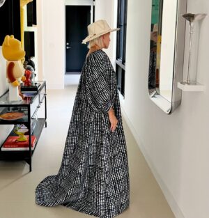 Margaret Josephs Instagram - Caftan Queen👑

Caftan @conigliopalmbeach 
Hat @herstorymarket