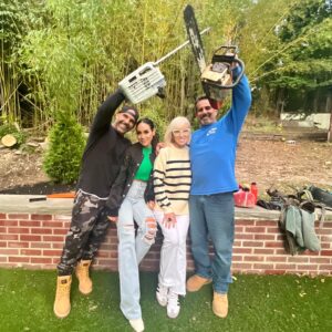 Margaret Josephs Instagram - We know how to chop a tree 😜 
See you tonight at 8pm @bravotv ❤️#rhonj