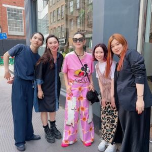 Mari Natsuki Instagram - #londondiaries 
#memories 
#appreciate
#homies
#friend

この4ヶ月で、パリからスイス、ドイツ、中東から、もちろん日本から、
そして、地元の友人知人もたくさん観に来てくれました！
ありがとう......

So many friends from different regions like Paris, Switzerland, Germany, the Middle East, of course Japan and the local UK came to see me and the musical during the 4 months!
Thank you all so much!