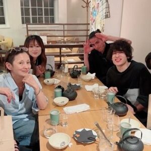 Mari Natsuki Instagram - #londondiaries 
#spritedaway
#memory
#buddy
#happy

舞台の仲間たちとオフでの楽しい時間も力をいただきました〜

It was also great to spend time with the cast members, and it really recharged my batteries!