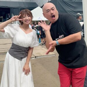 Mari Yaguchi Instagram - 最近、
クロちゃんとよくお仕事で会います😊✨
この間なんて楽屋も一緒でしたw
クロちゃんってほんとプロ😳✨
色々言うと営業妨害って言われちゃうから、
言わないね🤫✨
これは岐阜で関ケ原歌姫合戦のコーナーゲストの時の写真😊✨
暑かったけど楽しかった♡
盛り上がってくれて本当に嬉しかったです！！
ありがとーぅ🌻✨

３枚目４枚目はクロフェスの時ので、
５枚目６枚目はクロクルパレットの時の📸✨

では😊✨

今日も暑いですが体調に気をつけてお過ごしください😊