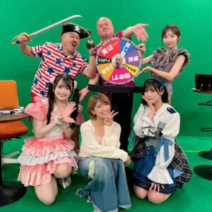 Mari Yaguchi Instagram - 最近、
クロちゃんとよくお仕事で会います😊✨
この間なんて楽屋も一緒でしたw
クロちゃんってほんとプロ😳✨
色々言うと営業妨害って言われちゃうから、
言わないね🤫✨
これは岐阜で関ケ原歌姫合戦のコーナーゲストの時の写真😊✨
暑かったけど楽しかった♡
盛り上がってくれて本当に嬉しかったです！！
ありがとーぅ🌻✨

３枚目４枚目はクロフェスの時ので、
５枚目６枚目はクロクルパレットの時の📸✨

では😊✨

今日も暑いですが体調に気をつけてお過ごしください😊