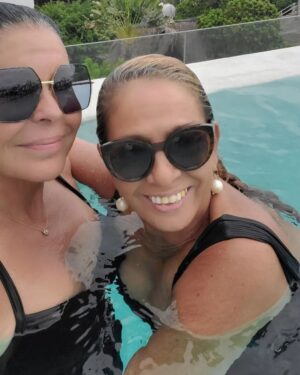 María Conchita Alonso Instagram - Bonito "ayer" en #Sayulita con mi linda y Qda comadre @beba_muniz. 

#waybackwednesday in the beautiful town of Sayulita, #mexico.

#MaríaConchita
#MariaConchitaÚnica
#MariaConchitaAlonso

#wb
#wbw 
#miercolesretro