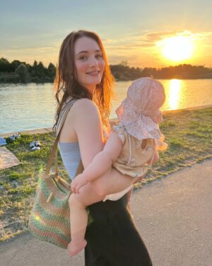 Maria Ehrich Instagram - 📍Vienna, just after taking a dip ☀️