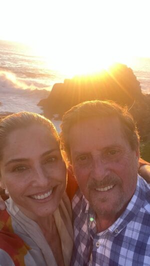 María Elena Swett Instagram - ❌ 16•6•2024 Feliz día Papá, Que no daría por poder abrazarte. Sé que me estás viendo mientras hago este video en honor a tí. Nuestros Recuerdos. Te amo. 
.
15•12•2023 Recuerdo de Nuestro Último Tunquenazo Juntos. 
.
Feliz día a todos los Buenos Padres. 
.
.
.
.
.
.
.
.
#díadelpadre  #teamo #tuhija #teamamos #tunieto #siguehija #tudeseomideseo #hijo #teamo #sigo #resistemamá #santiagodechile