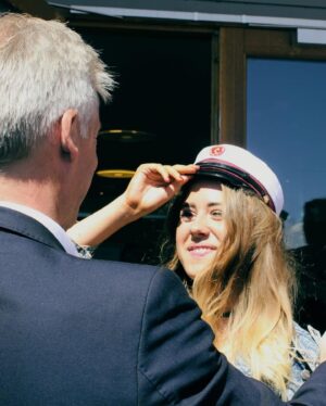 Maria Fantino Instagram - I år er der virkelig meget at fejre. Ti år siden at jeg blev student. Ti år siden jeg var på interrail. Ti år siden jeg tog på højskole. Ti år siden jeg mødte ham jeg nu skal giftes med og ti år siden jeg fik min første næsepiercing (nok det største af tingene)